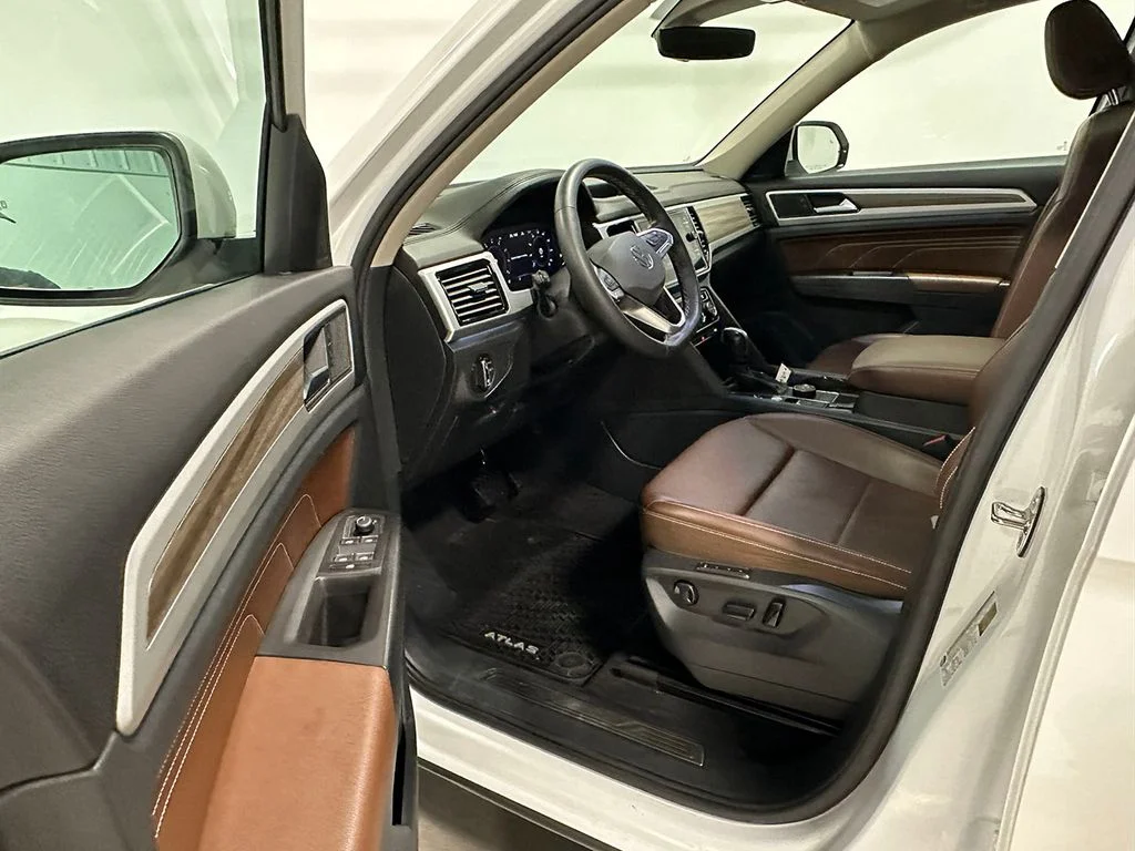 Used 2023  Volkswagen SEL image 20