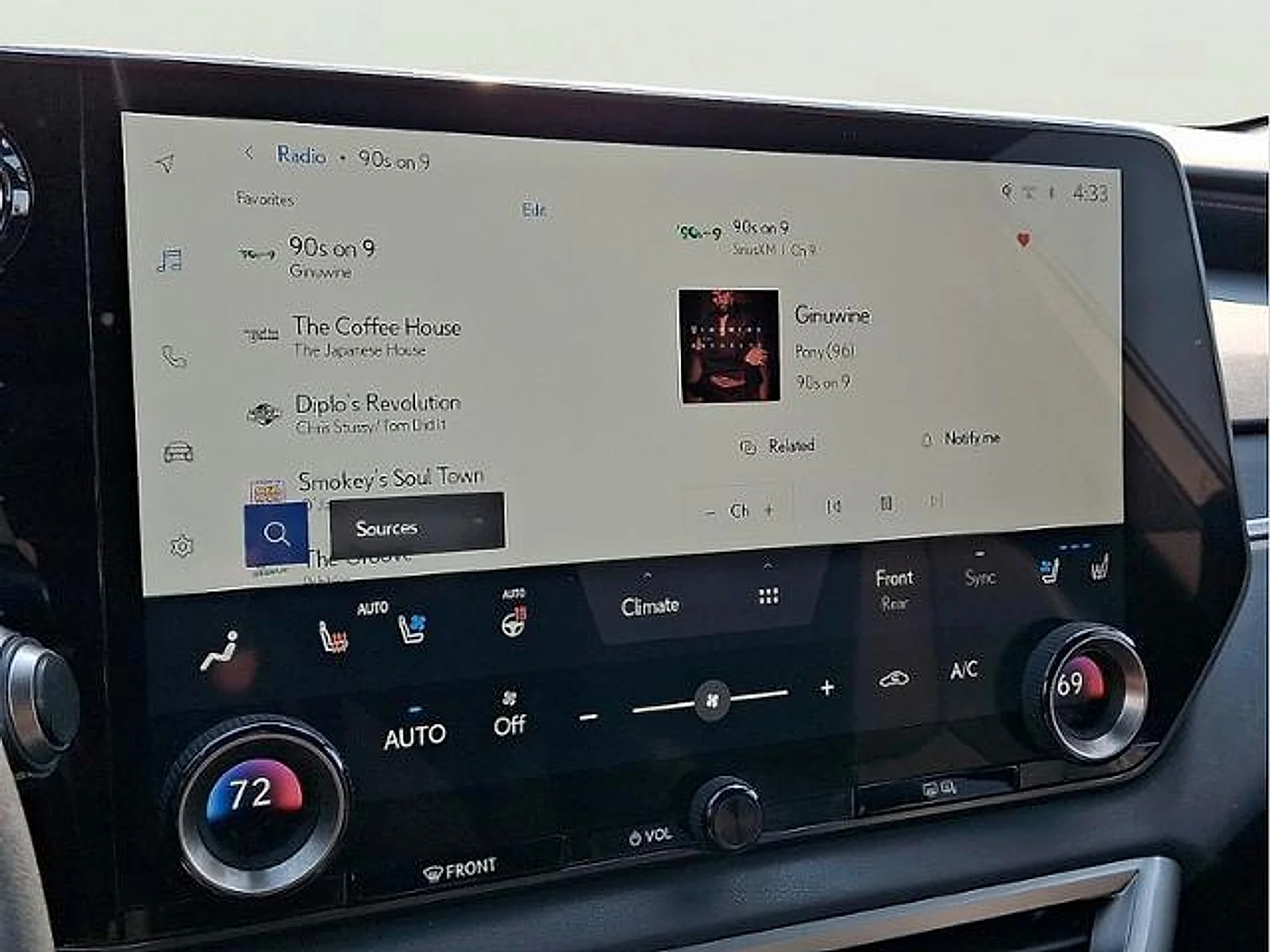 2023 Lexus RX 350 - Photo 17