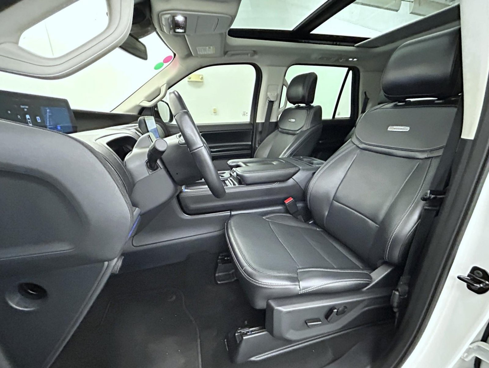 Used 2025 White Ford Platinum image 11