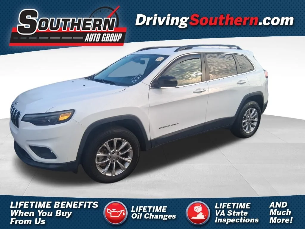 Used 2022 White Jeep Latitude Lux image 1