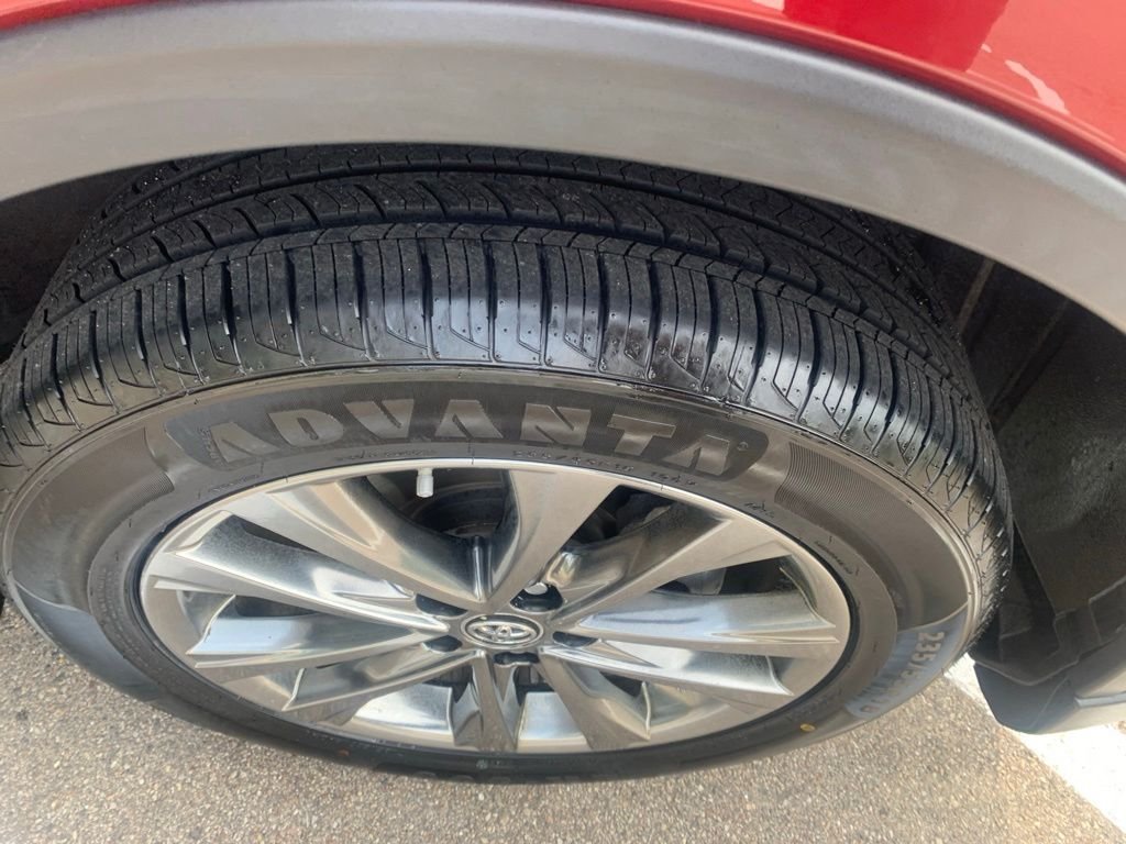 Used 2018 Red Toyota Limited image 35