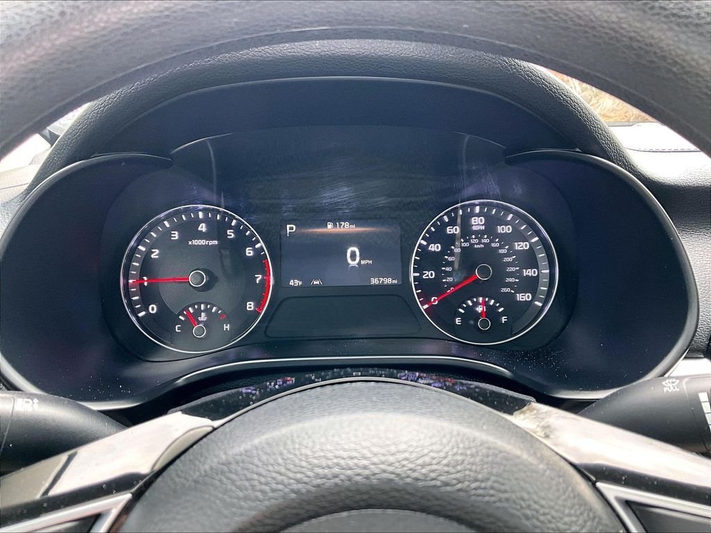 Used 2024 Snow White Pearl Kia LXS image 24