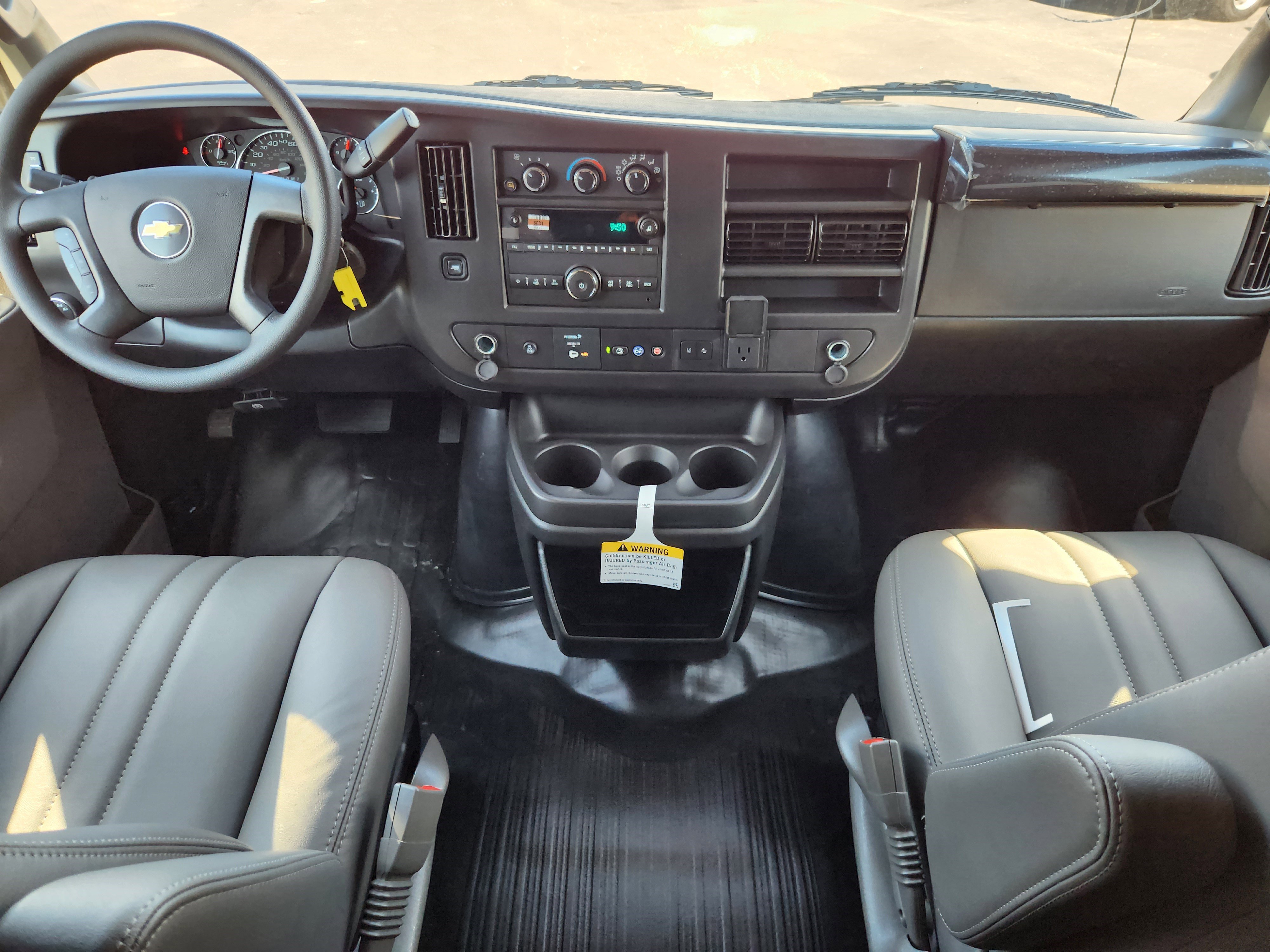 2025 Chevrolet Express Cargo Work Van - Photo 10