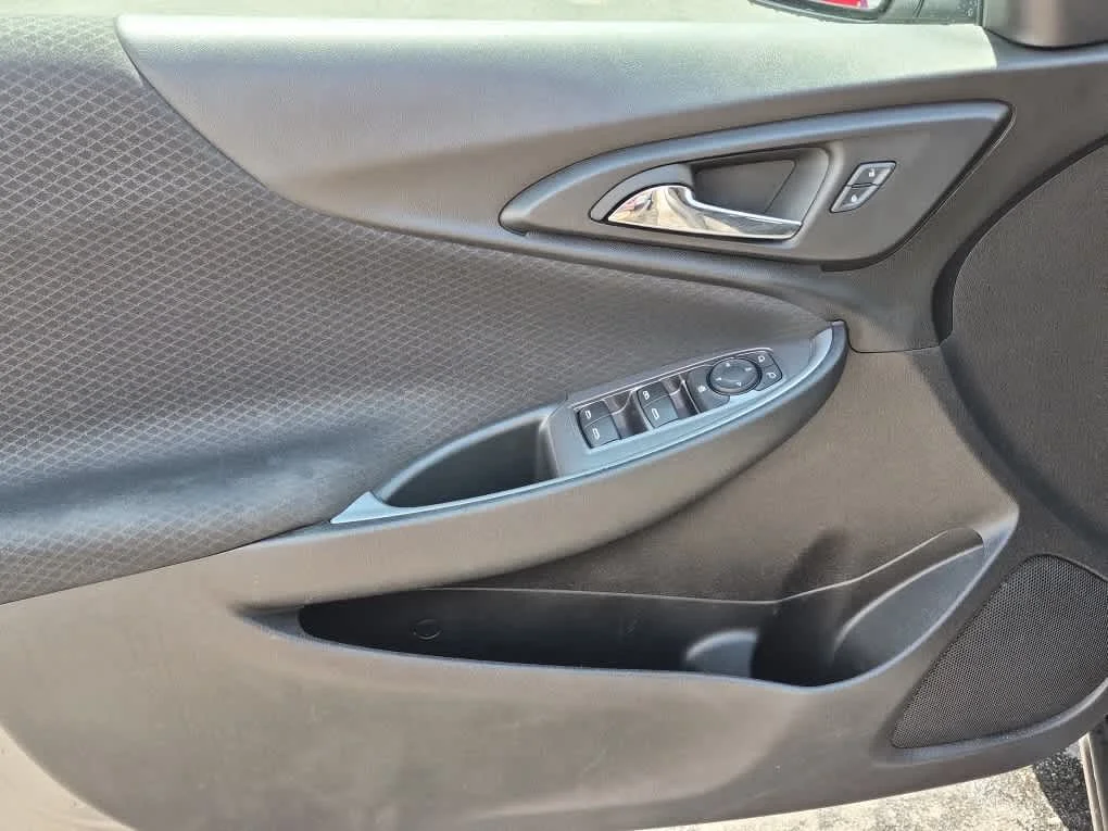 Used 2024 Mineral Gray Metallic Chevrolet LT image 9
