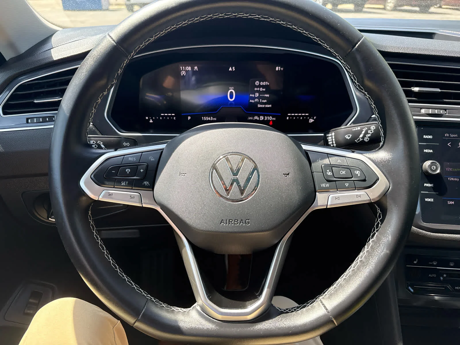 Used 2024 Platinum Gray Metallic Volkswagen SE image 20