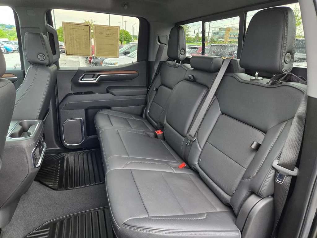 Used 2025 Black GMC Denali image 31