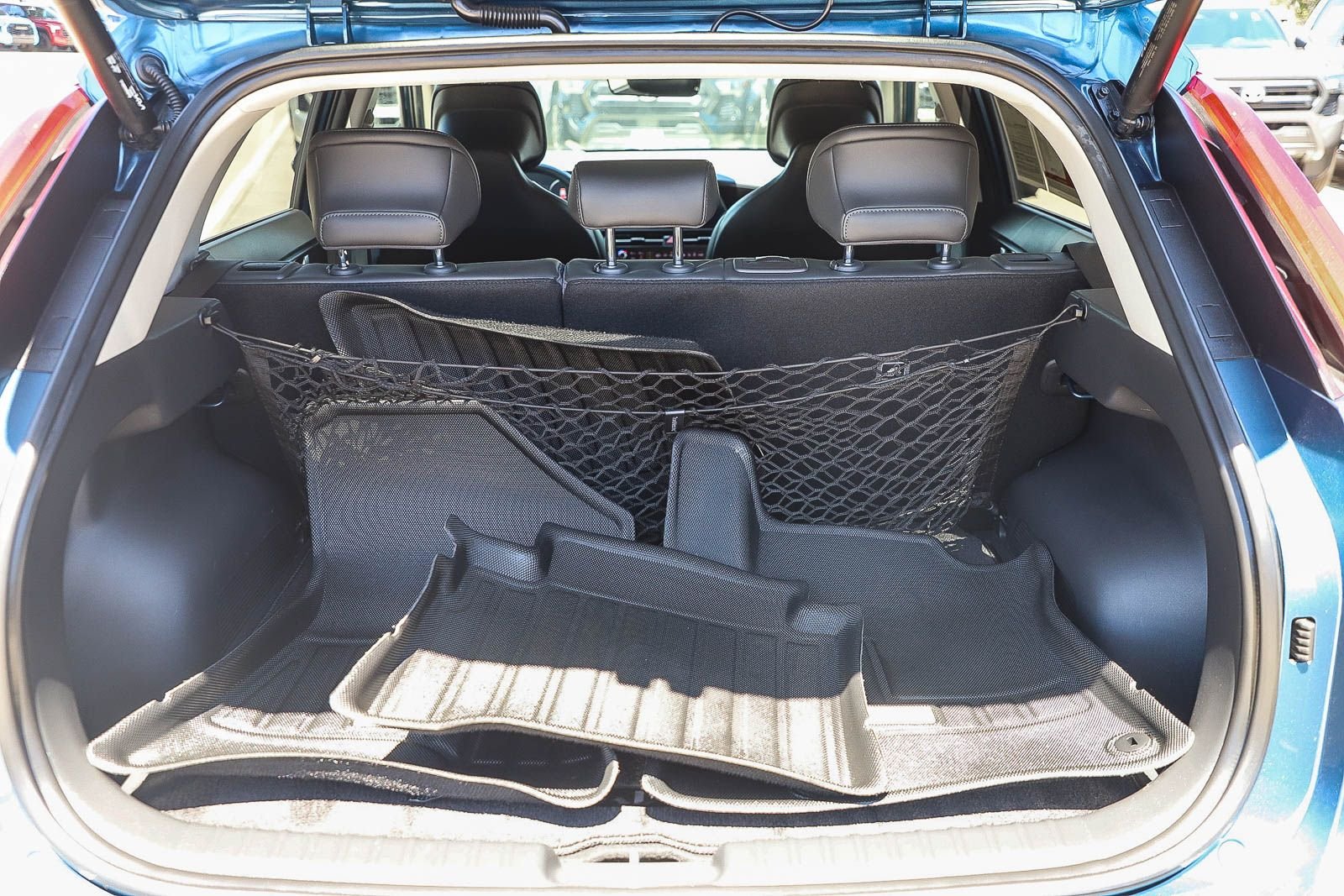 Used 2023 Blue Kia Wind image 25