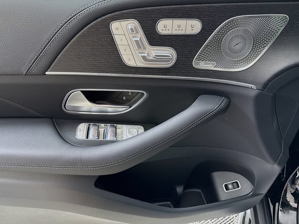 New 2026 Black Mercedes-Benz GLS 450 image 54
