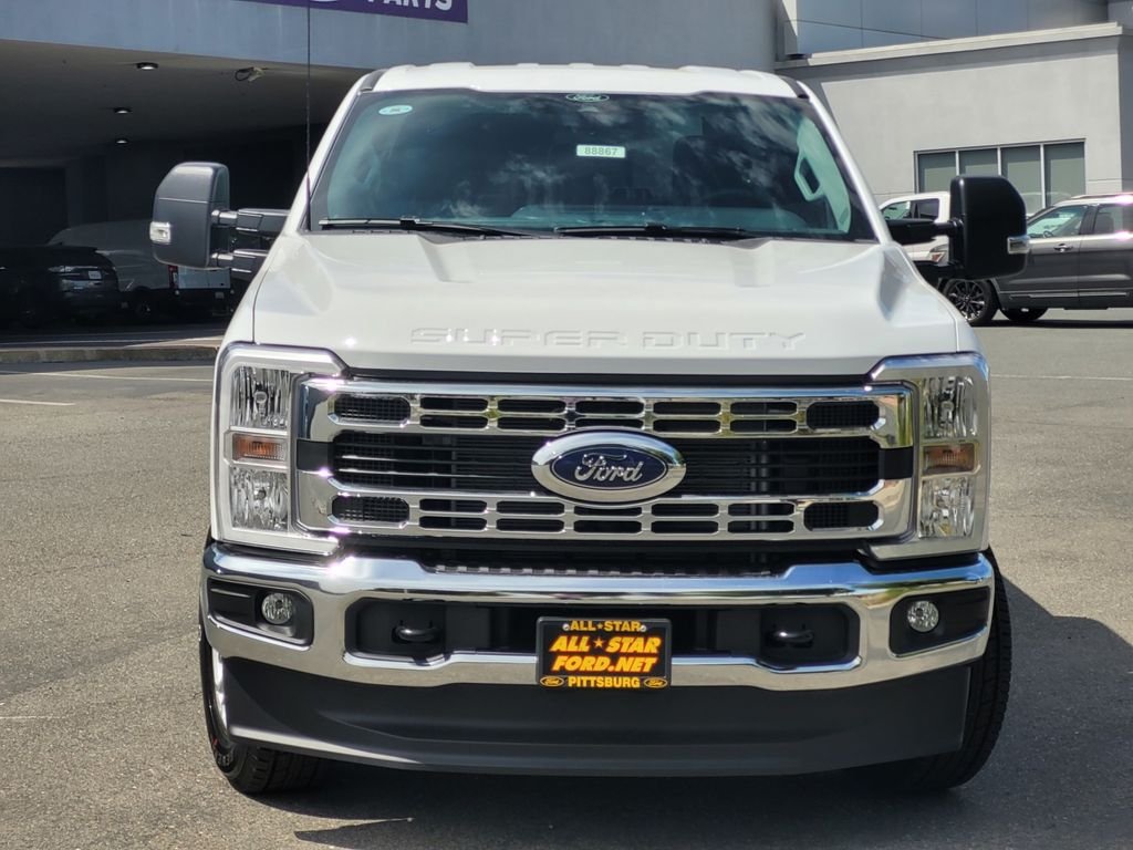 New 2026 Oxford White Ford F-250® XLT image 2