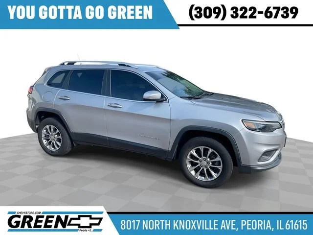 Used 2019 Silver Jeep Latitude Plus image 1