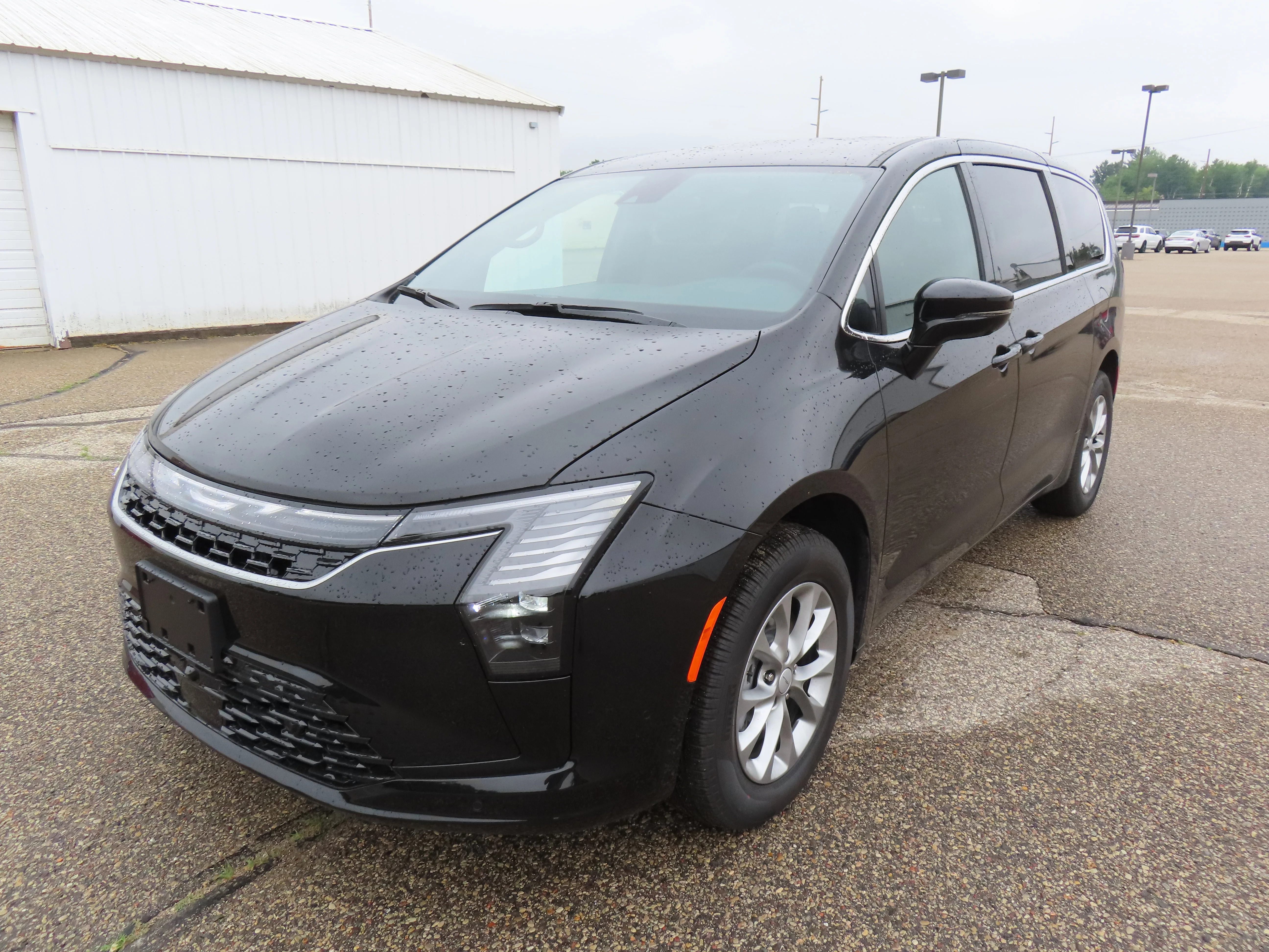 2027 Chrysler Pacifica Select AWD's photo
