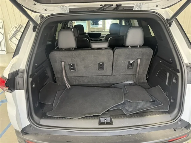 Used 2025 WHITE BUICK Preferred image 46