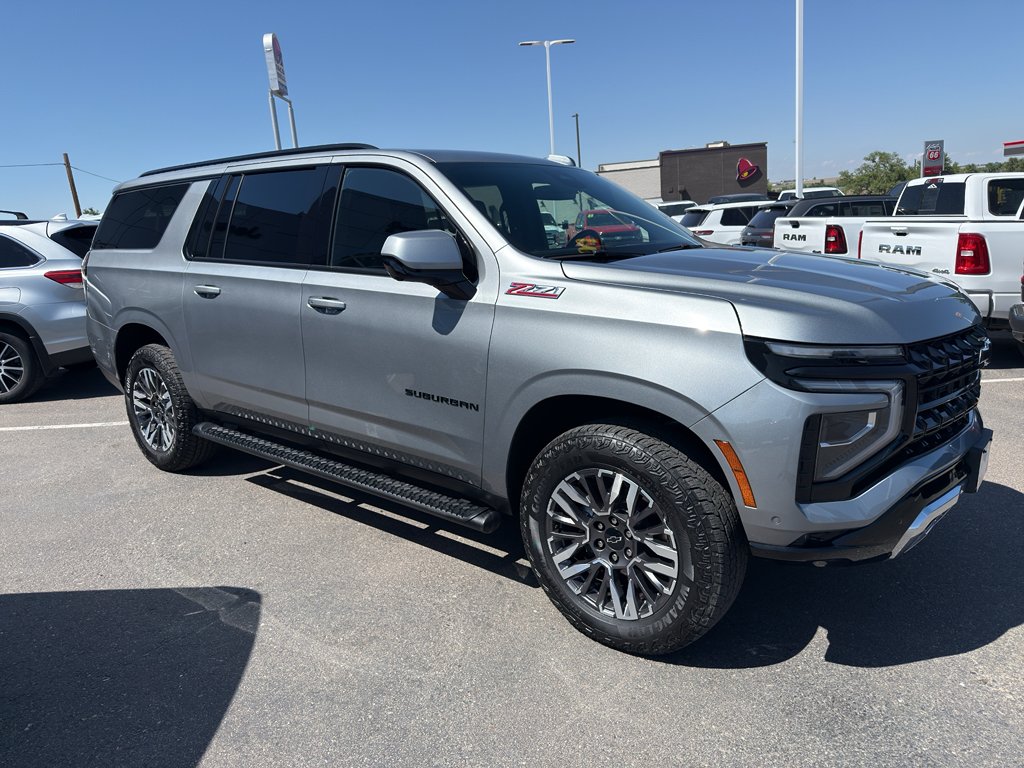Used 2025 Gray Chevrolet Z71 image 6