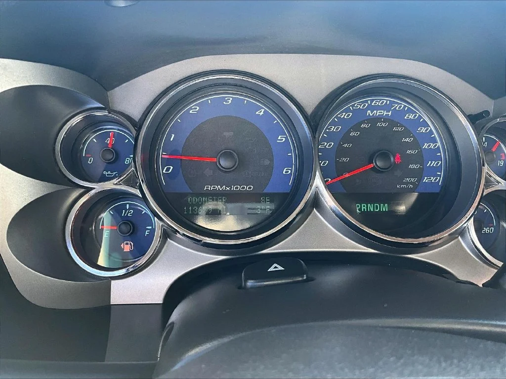 Used 2010  Chevrolet LT image 18
