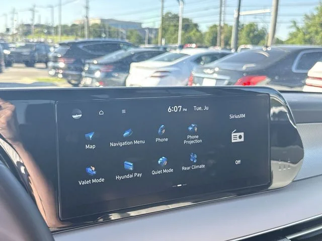 Used 2023 Black Hyundai SEL image 16