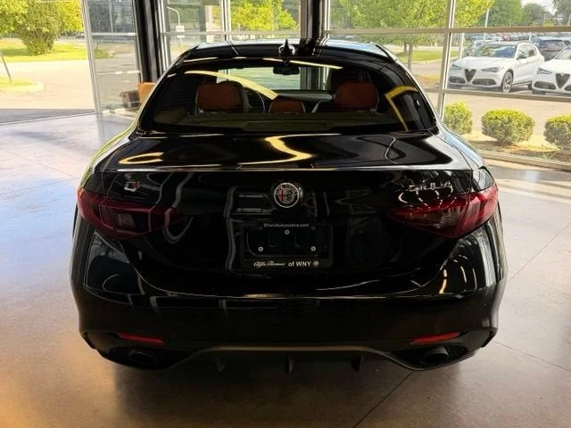 Used 2022 Vulcano Black Metallic Alfa Romeo Veloce image 4