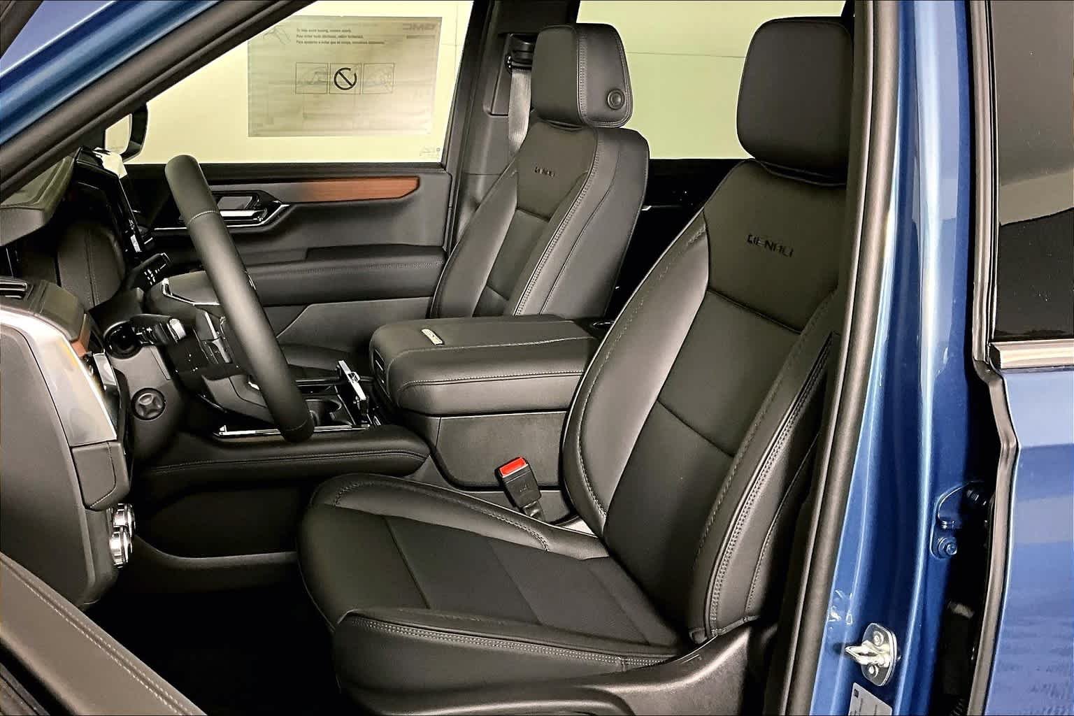 Used 2025 Downpour Metallic GMC Denali image 18