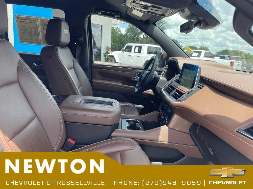 Used 2024 Pearl Chevrolet High Country image 23