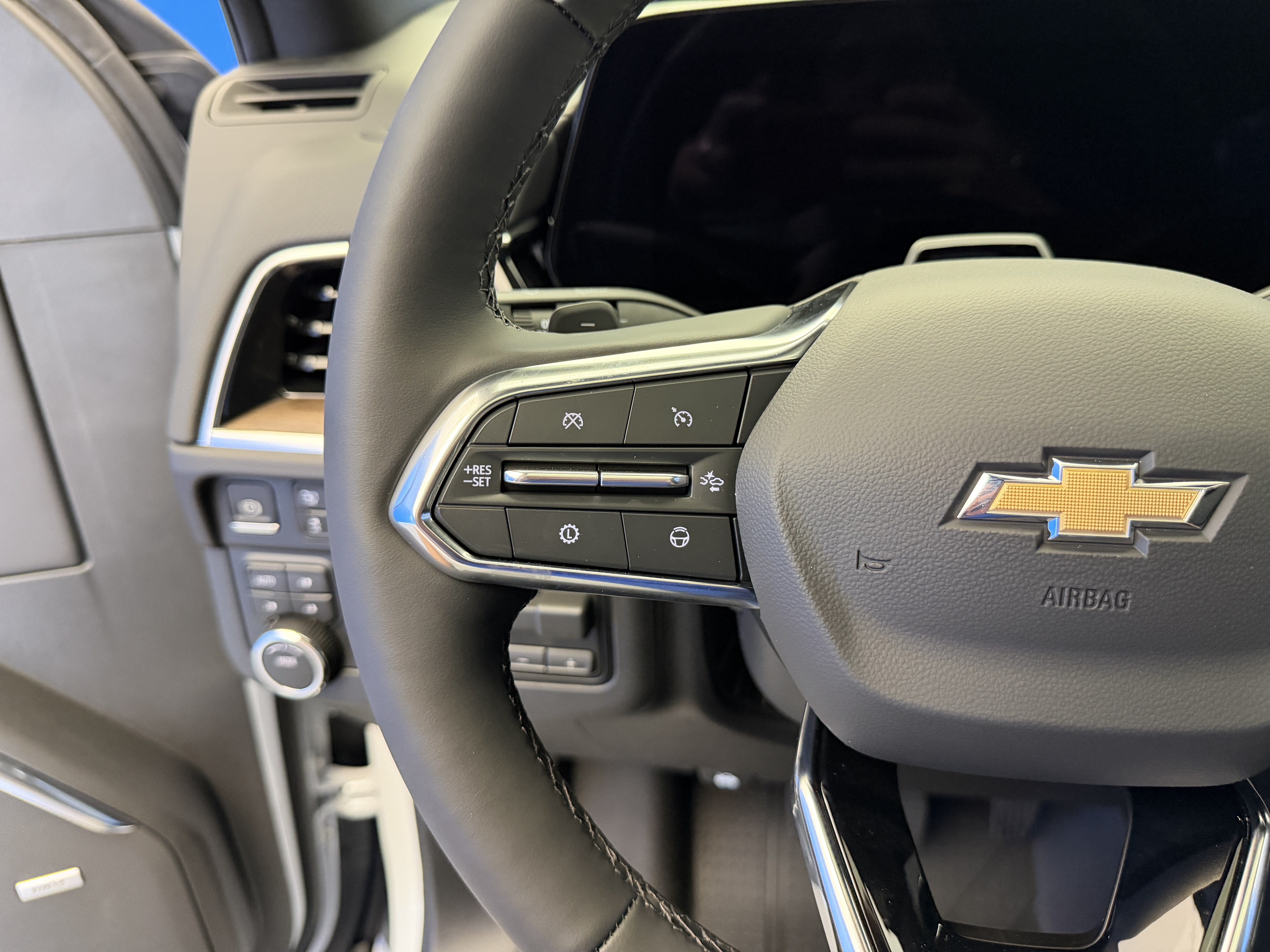2026 Chevrolet Suburban High Country - Photo 18