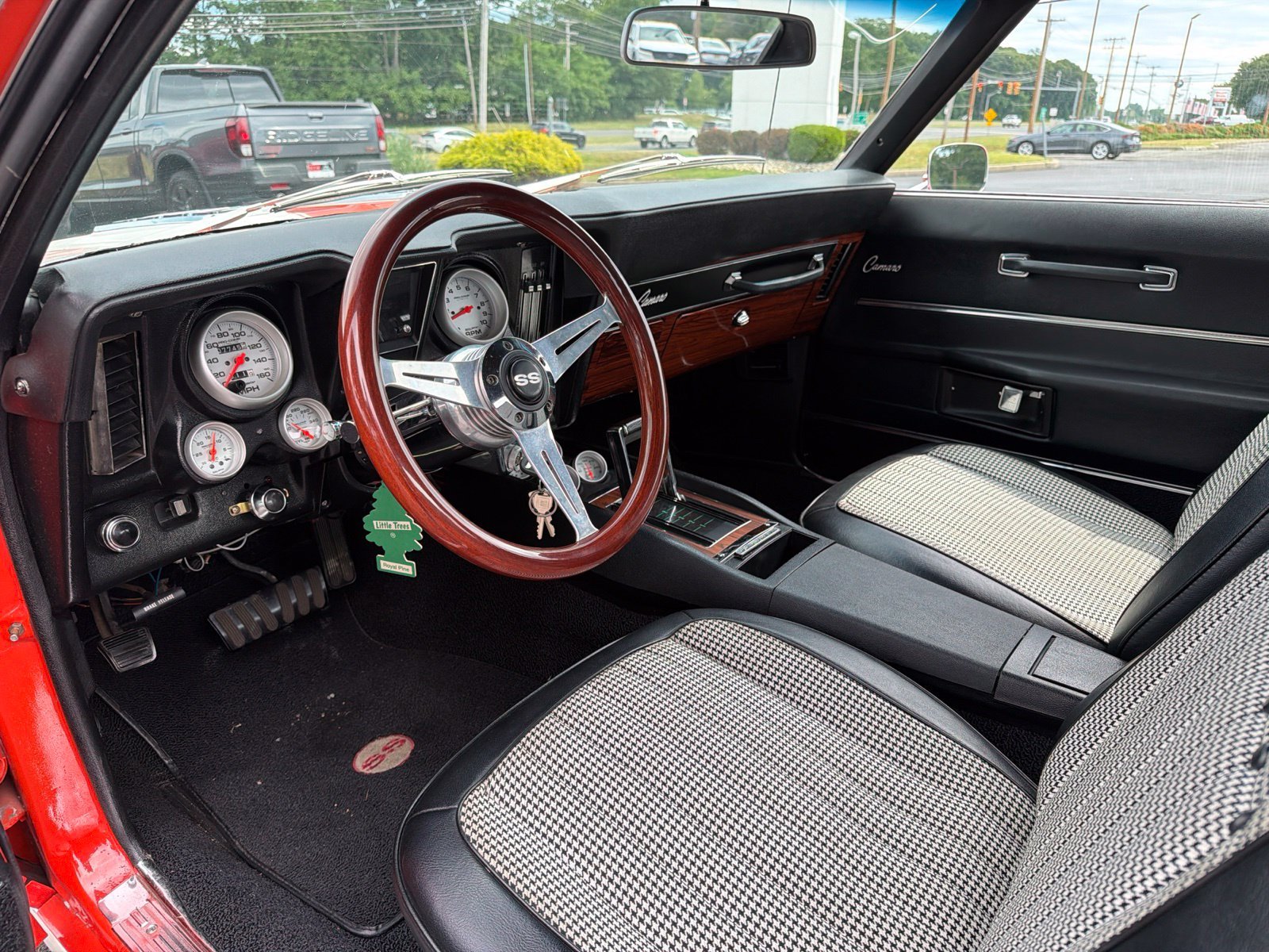 Used 1969 Hugger Orange Chevrolet  image 9