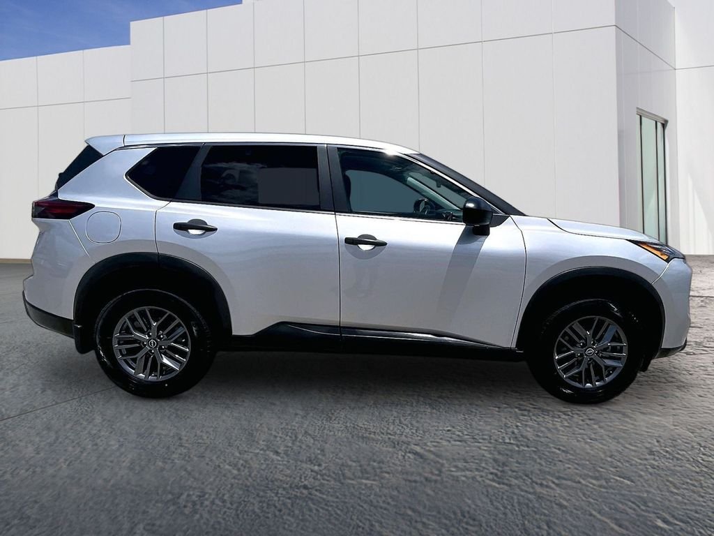 Used 2024 Silver Nissan S image 8