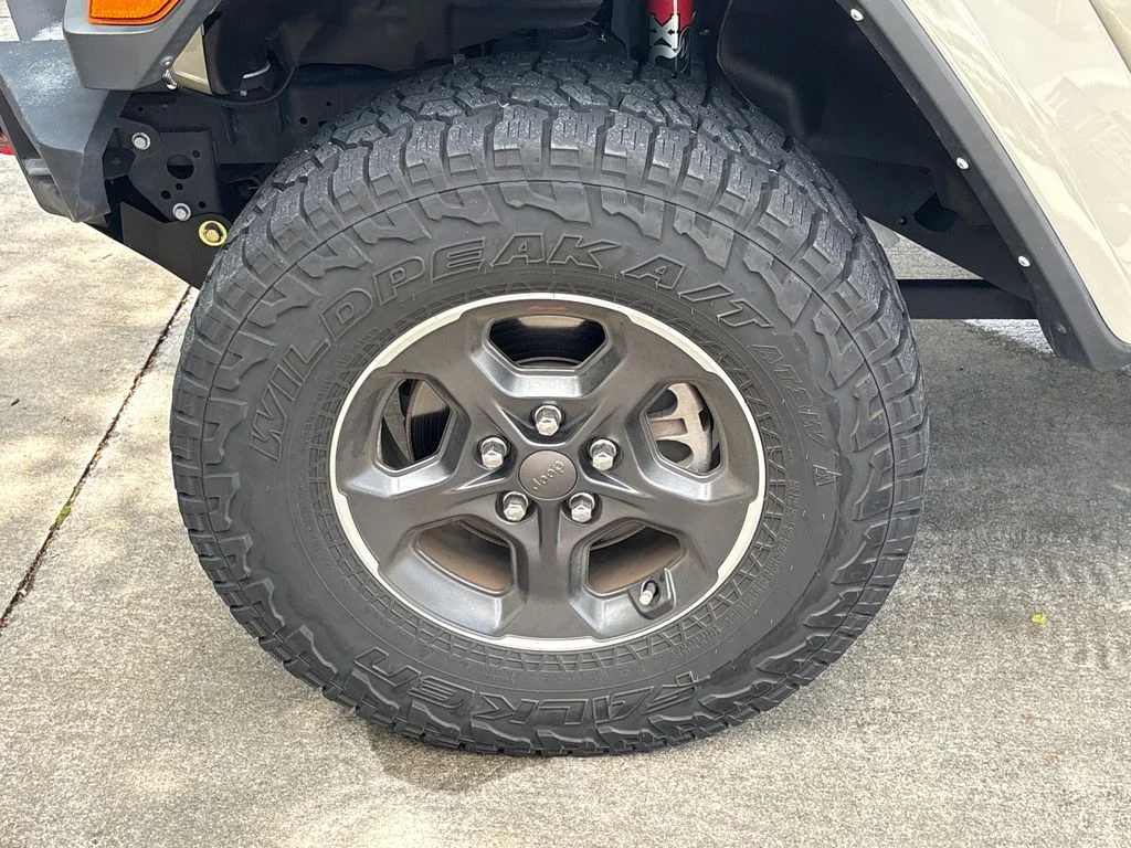 Used 2022 Beige Jeep Rubicon image 12