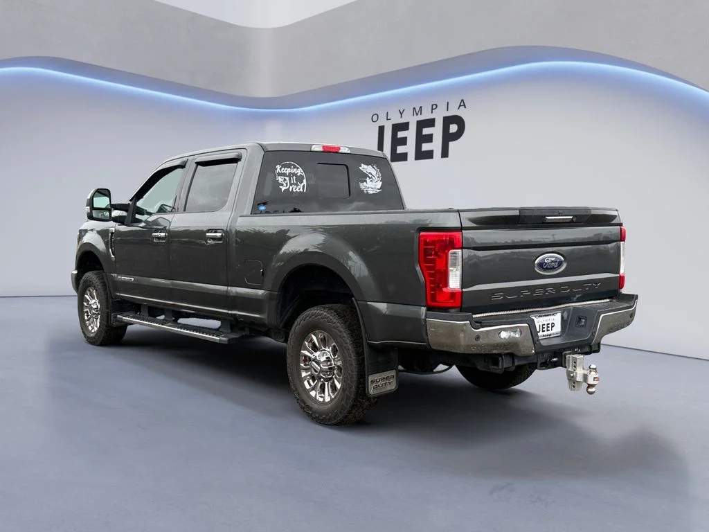 Used 2017  Ford Lariat image 3