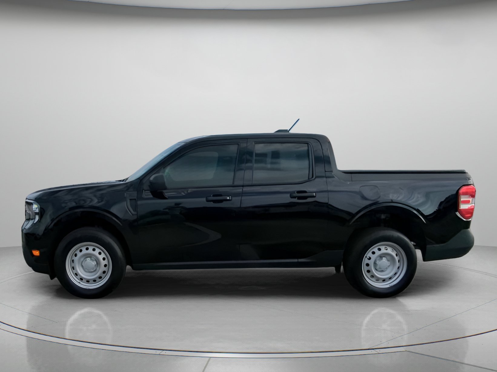 New 2026 Shadow Black Ford XL image 13