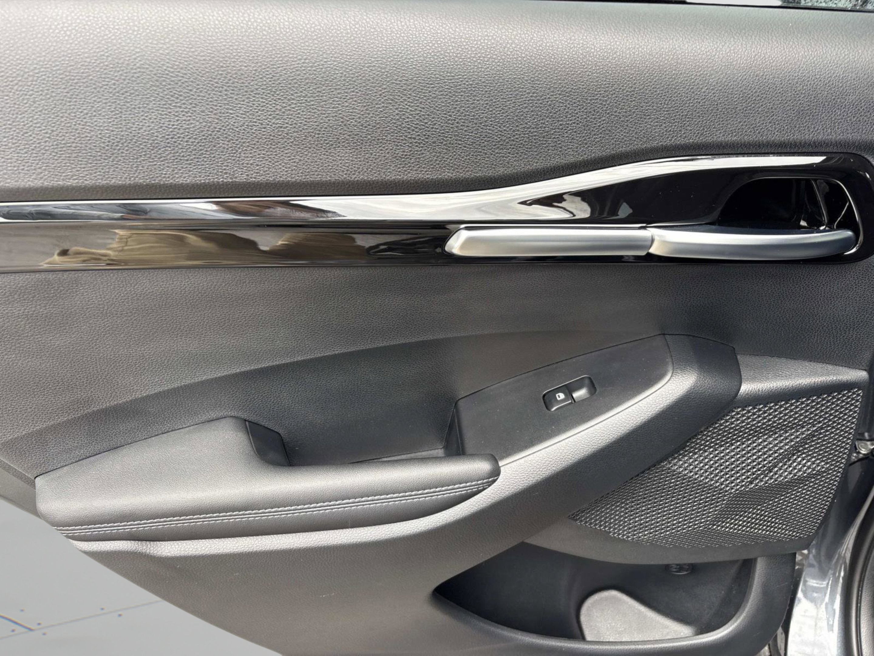 2025 Kia Seltos S - Photo 15