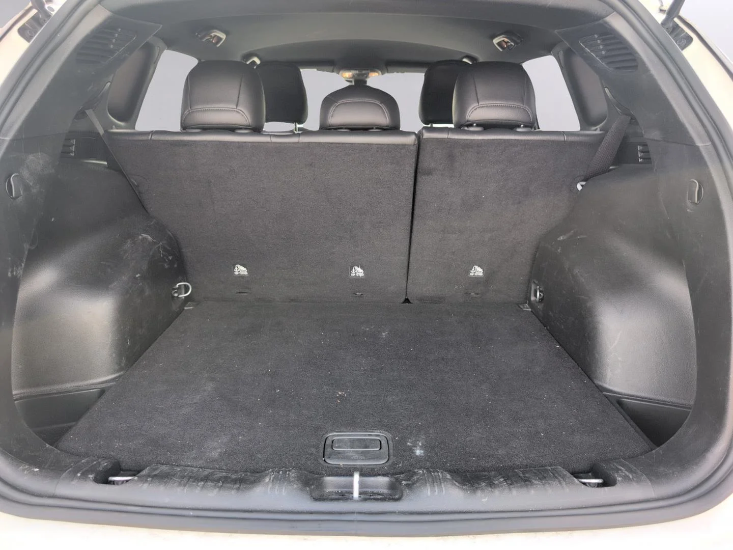 Used 2025 Bright White Clearcoat Jeep Trailhawk image 6