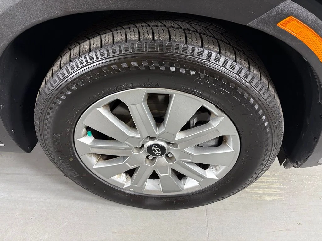 Used 2025 Black Hyundai SEL image 10