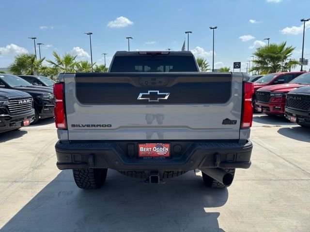 Used 2025 Gray Chevrolet ZR2 image 5