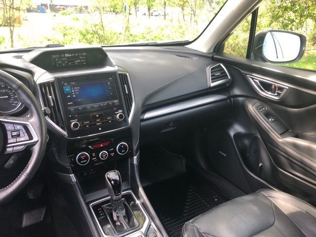 Used 2019 White Subaru Limited image 33