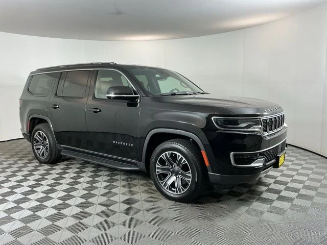 Used 2022 Diamond Black Crystal Pearlcoat Jeep Series III image 3