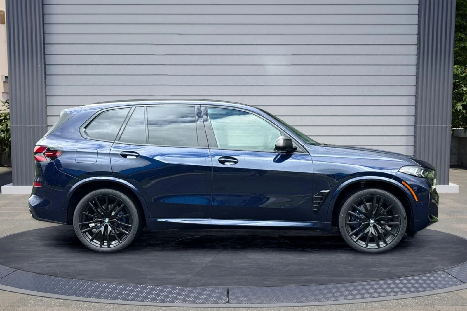 New 2026 Blue BMW xDrive40i image 3