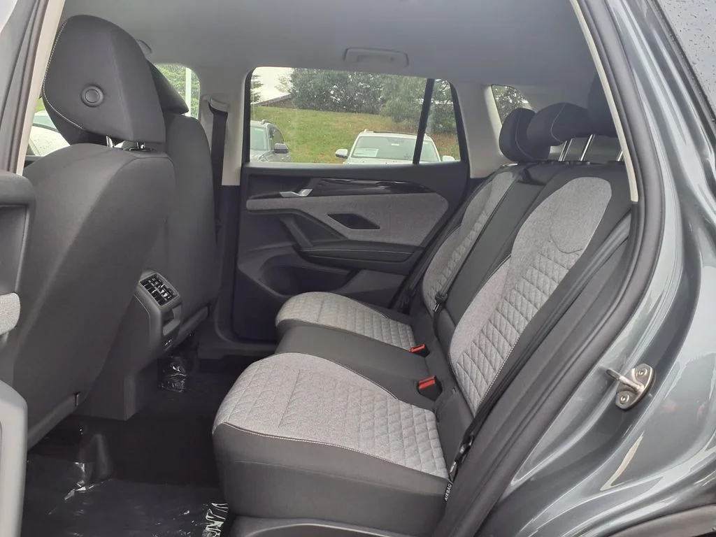 New 2026 Platinum Gray Metallic Volkswagen 2.0T S image 19