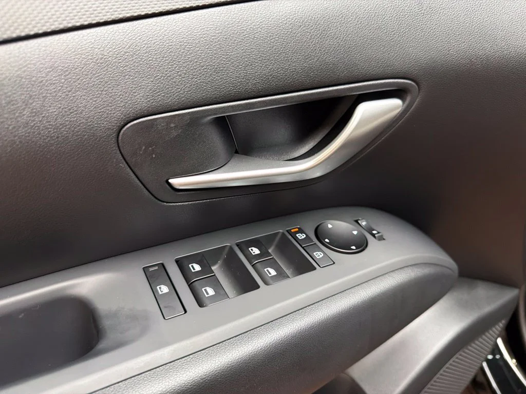 New 2027 Phantom Black Hyundai SE image 28
