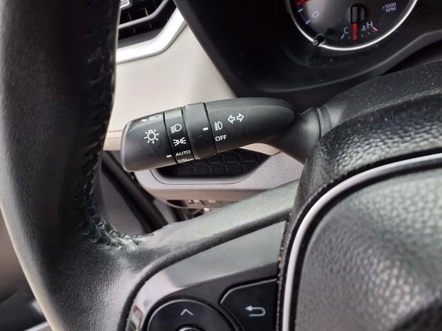 Used 2021 Silver Toyota XLE Premium image 10