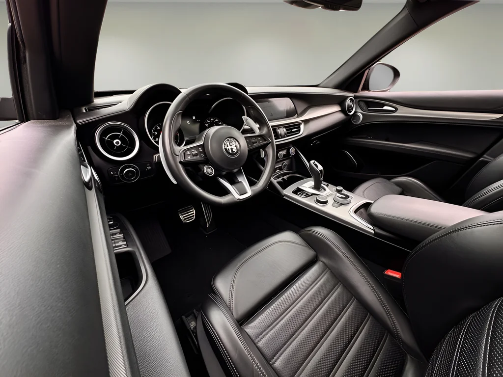 Used 2023 Gray Alfa Romeo Veloce image 16