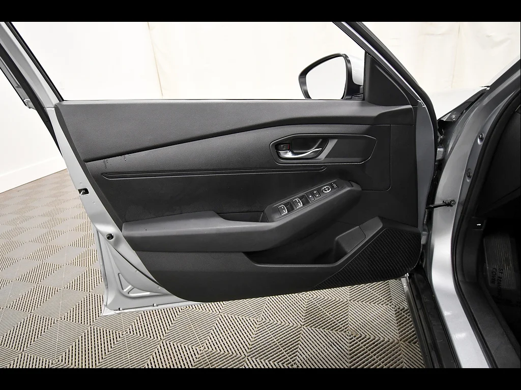 Used 2024 Solar Silver Metallic Honda LX image 13
