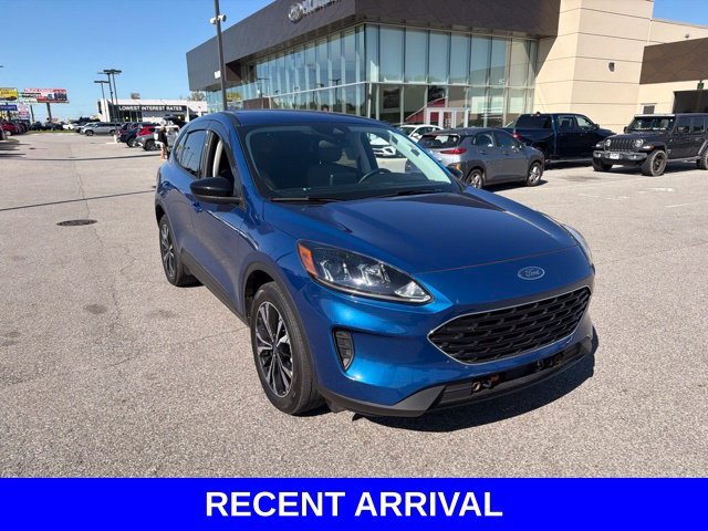 Used 2022 Blue Ford SE image 2
