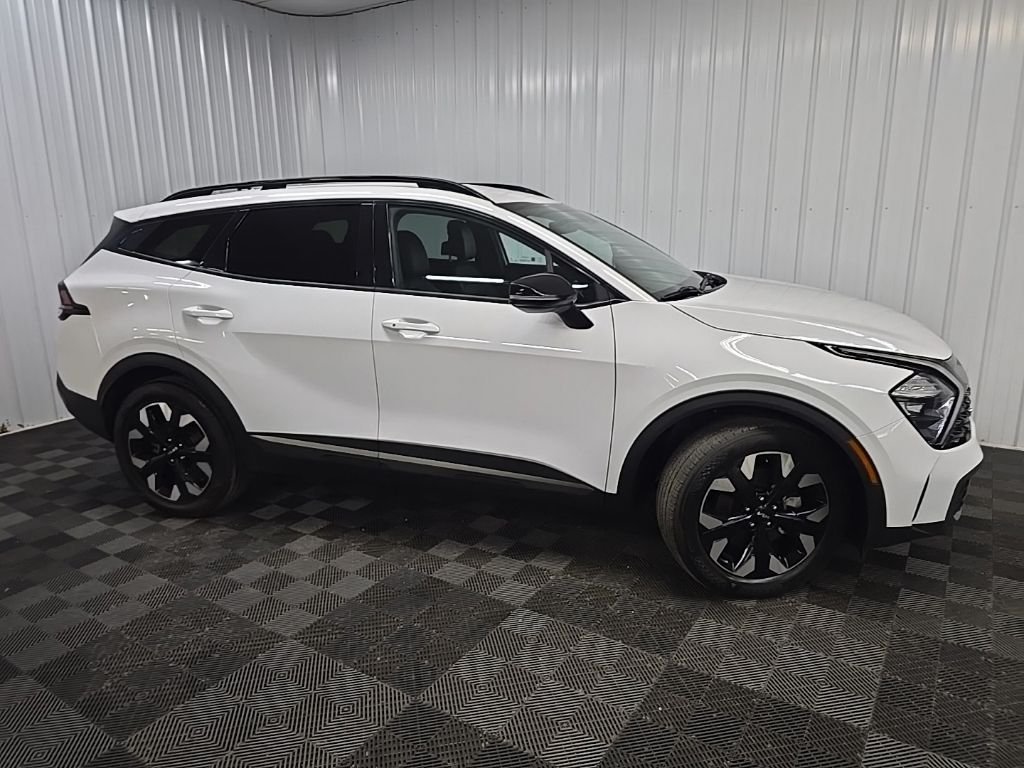 Used 2023 White Kia X-Line image 1
