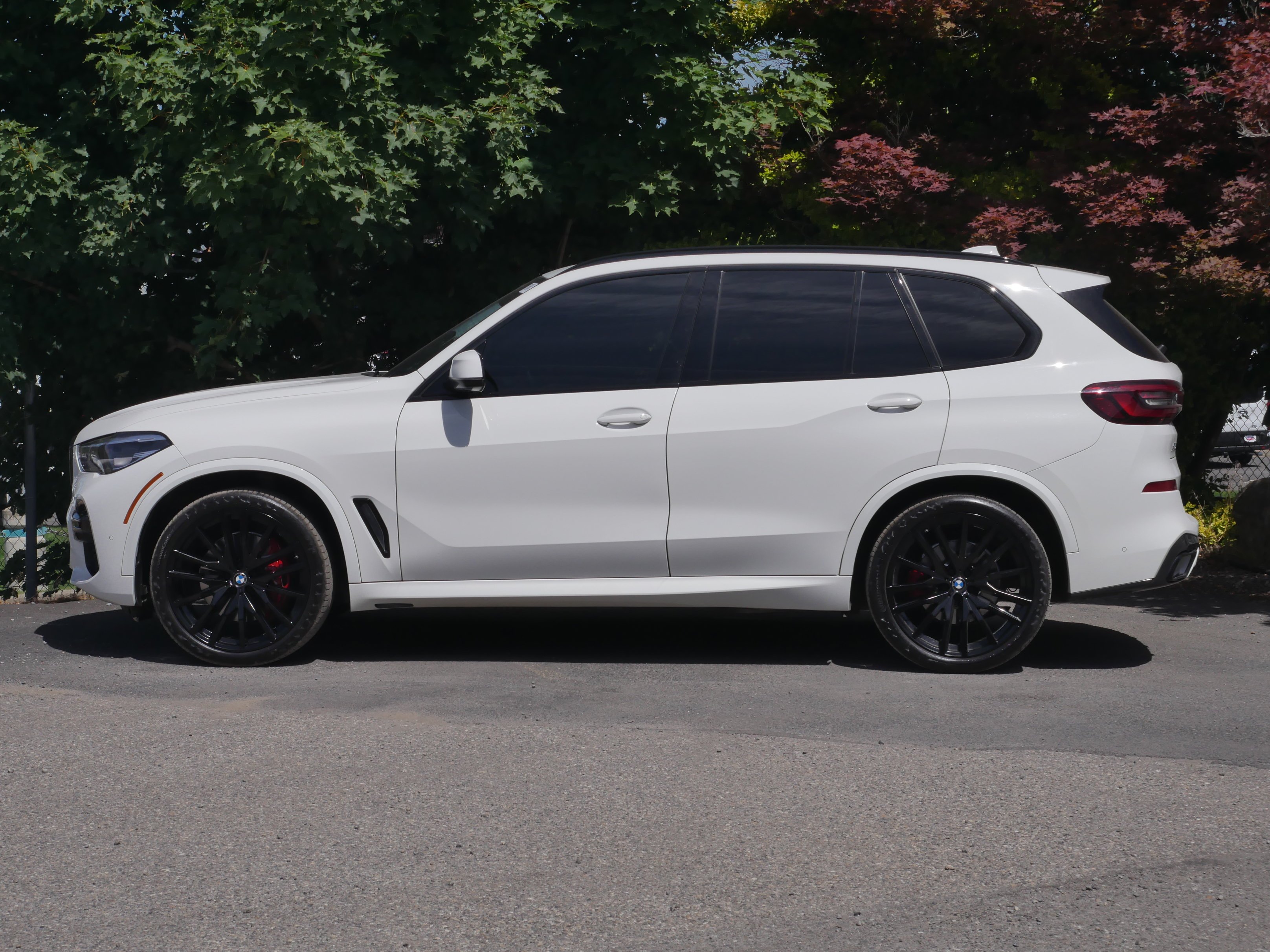 Used 2022 Alpine White BMW xDrive40i image 16