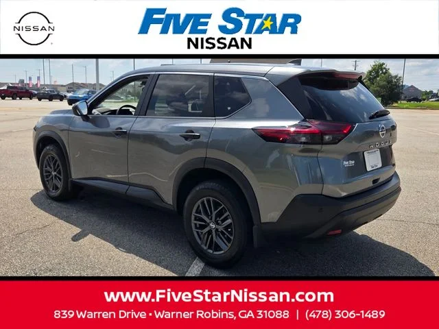 Used 2021 Gray Nissan S image 9