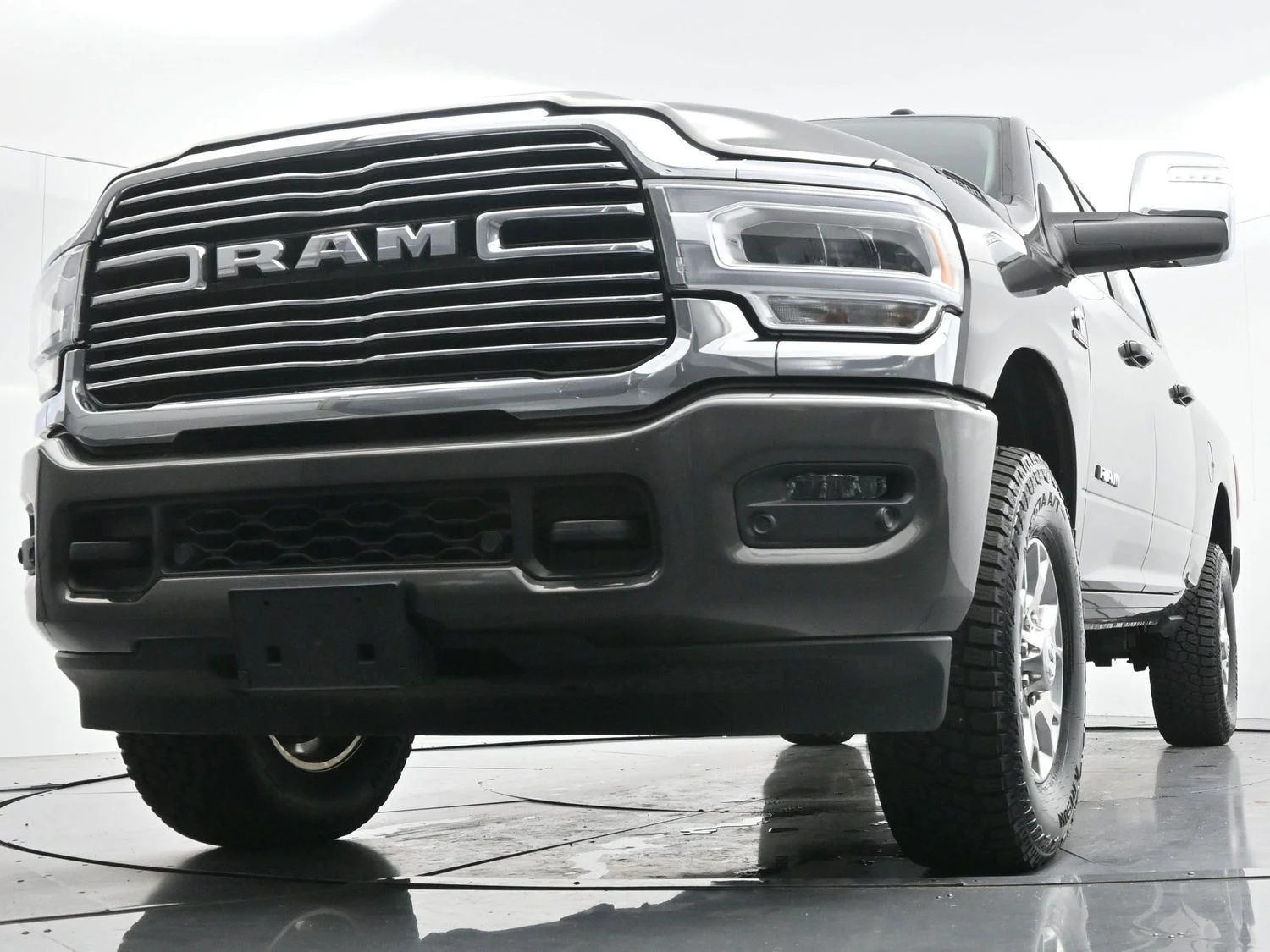 Used 2024 Granite Crystal Metallic Clearcoat Ram Laramie image 42