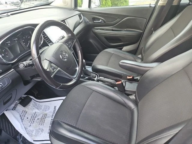 Used 2018 Silver Buick Preferred image 5