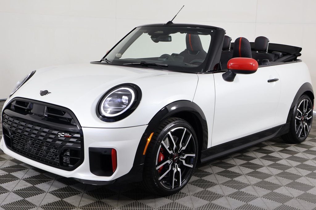 New 2026 White MINI Signature Plus image 4