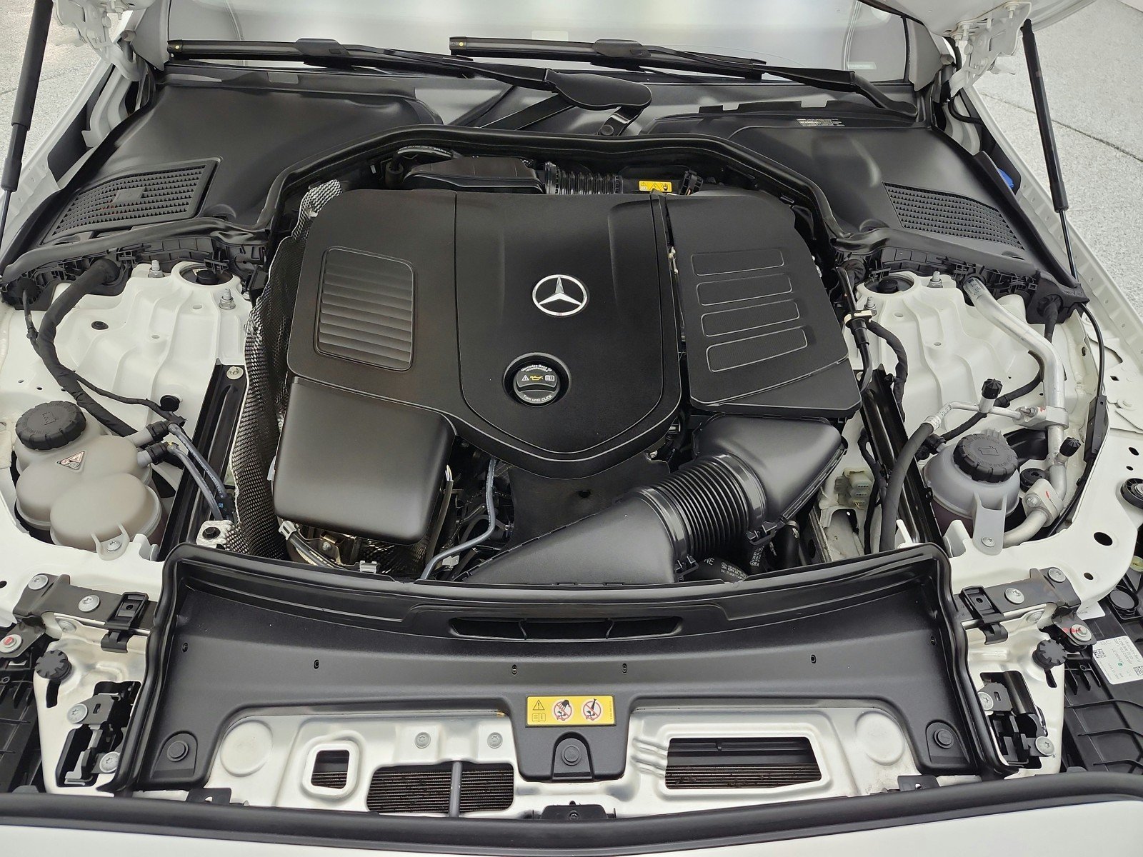 Used 2023 Polar White Mercedes-Benz C 300 Sedan image 17