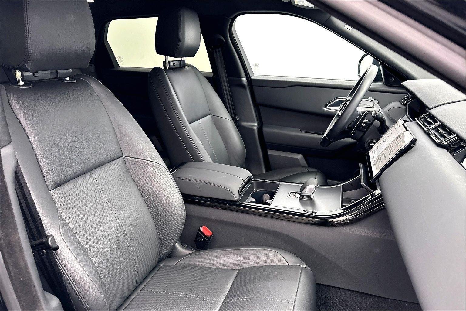 New 2026 Santorini Black Metallic Land Rover S image 13