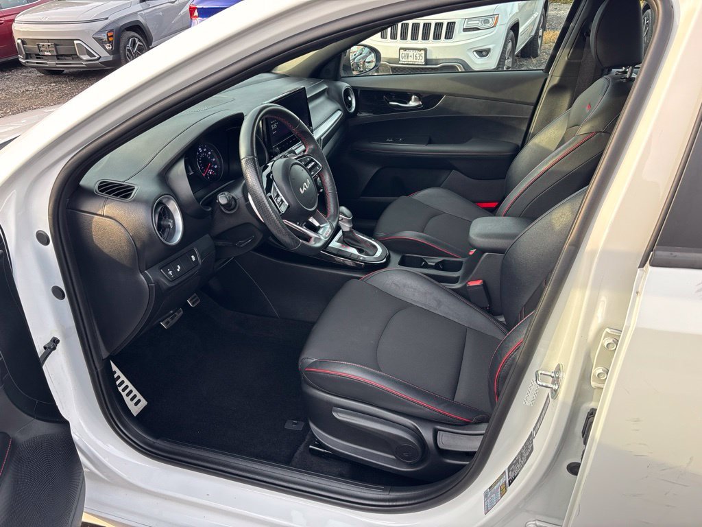 Used 2024 White Kia GT image 11